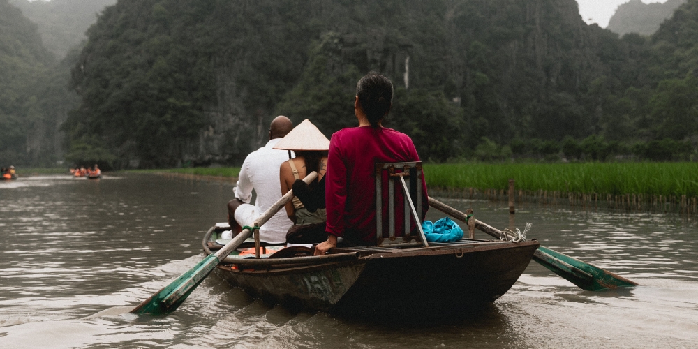 Tam coc boating